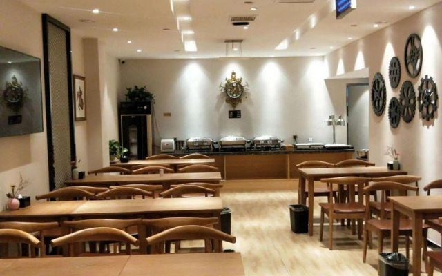 James Joyce Coffetel (Qingdao Pijiu Street, Zhongshan Park)
