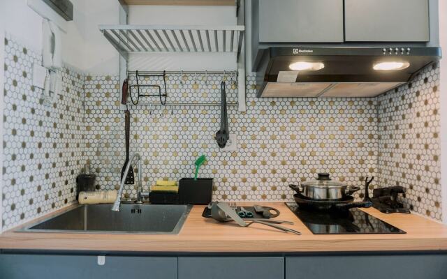 Comfortable And Homey Studio Loft At Kingland Avenue Apartment