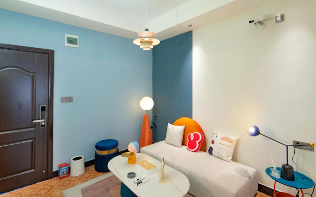 Locals Apartment House 40