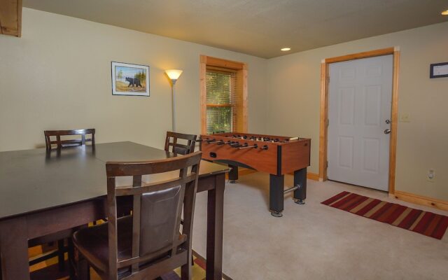 Bear Paws 2 Bedroom House