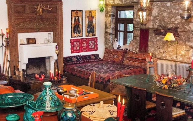 260m2 Unique Mountain House in Lilea Parnasos