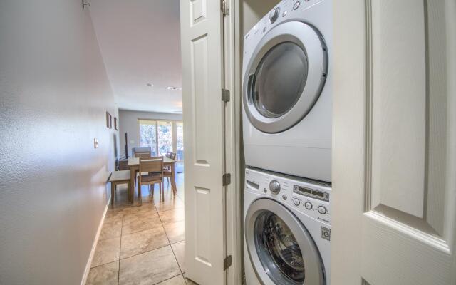 Hillside River Retreat RG 306