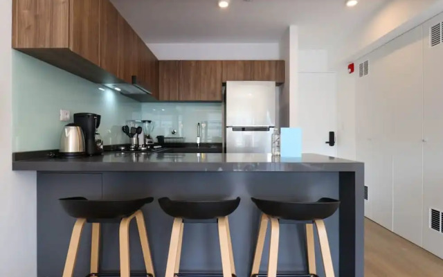 w Fascinating 1BR With Balcony in San Isidro