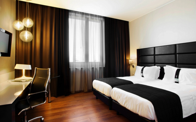 Holiday Inn Genoa City by IHG