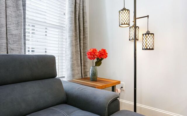 Chic Urban Retreat with Pool Steps to Bourbon St