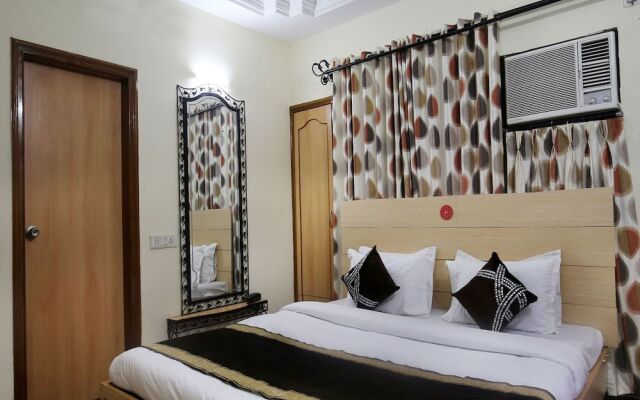 OYO 10416 Hotel Arts Executive