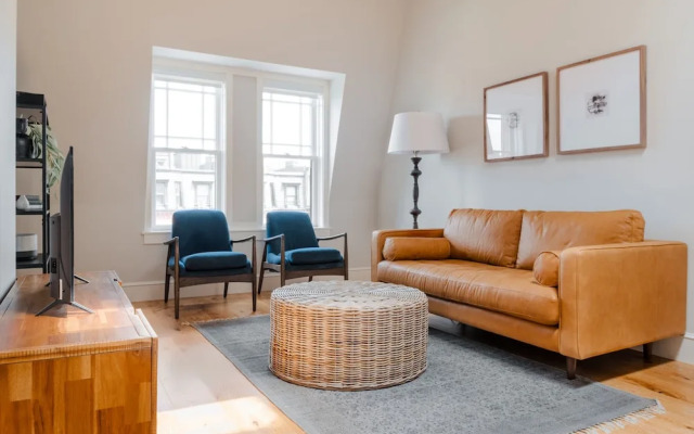 Oakwood At 234 Newbury