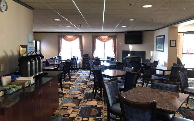 Country Inn & Suites by Radisson, Mt. Pleasant-Racine West, WI