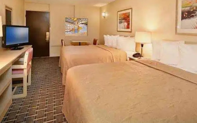 Quality Inn & Suites West Waterpark