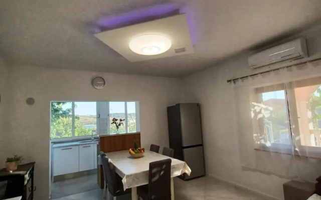 Apartment Mira