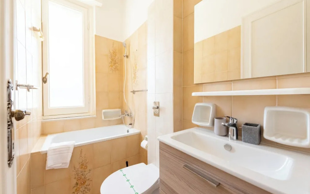 Chic flat with balcony