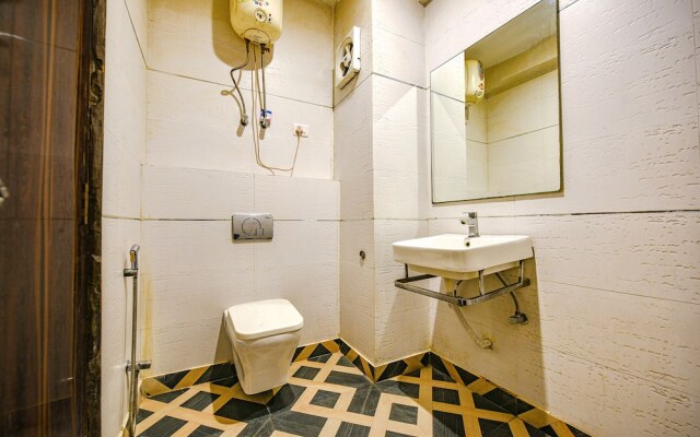 Fabhotel Laxmi Palace