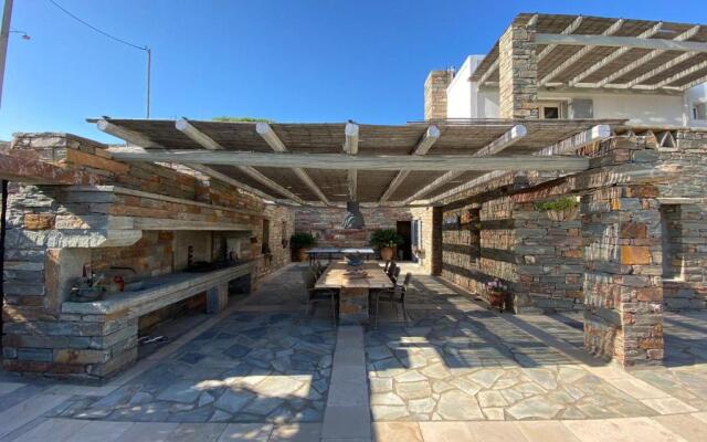 Relax Joy Villa - Easy Beach Access 150m Away