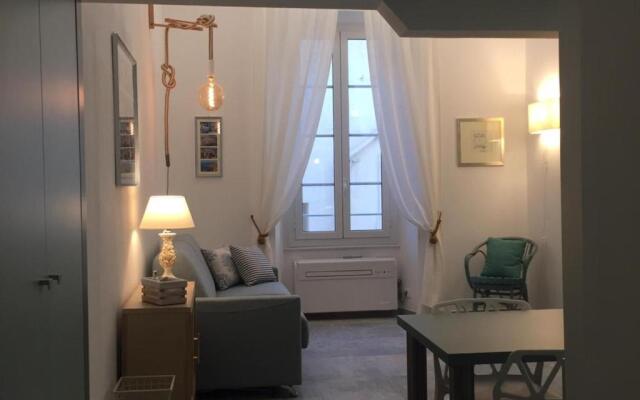Studio Menton, 1 pièce, 2 personnes - FR-1-196-300