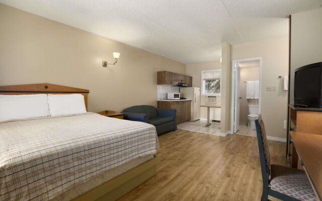 Knights Inn Edmonton South