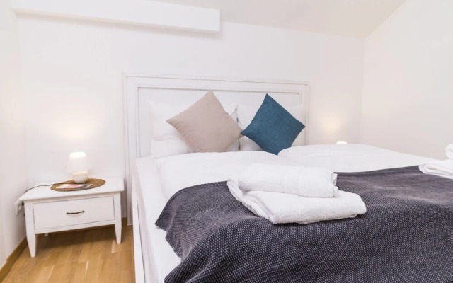 Rennweg Rooftop by Welcome2vienna