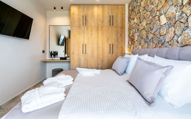 Pathos SeaSide Suites