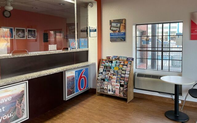 Motel 6 Houston, TX - Brookhollow