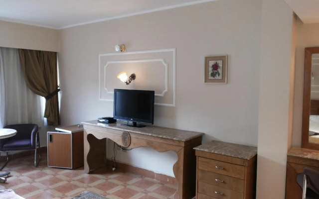 Kanzy Hotel
