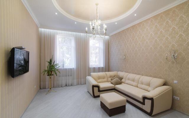 Vip Apartment na Derebasovskoi