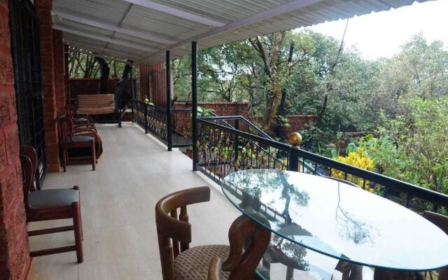 Hotel Godai Girikunj