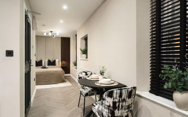 Edinburgh Apartment - Sleeps 2 - Princes St Close