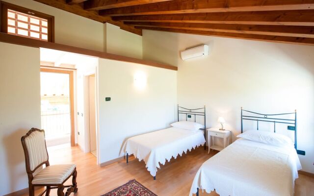 Agriturismo Crocerone B&B