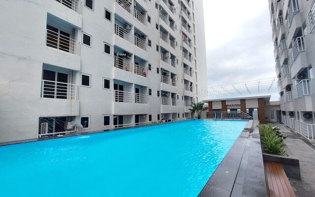 Homey And Warm Studio Apartment At Mansyur Residence