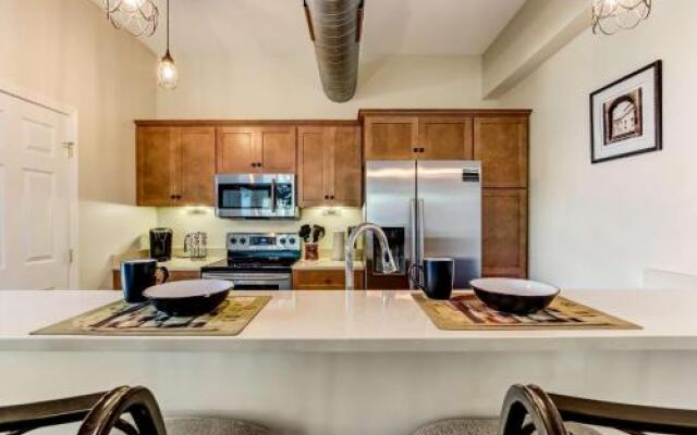 JBH 115 W 2nd Apt #1
