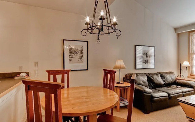 1 Bedroom Silvermill Rental in River Run Village Steps from the River Run Gondola