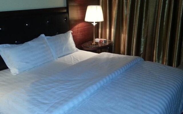 Sahari Plus Hotel Suites