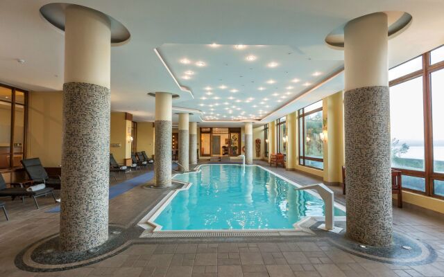 Park Lake Luxury Hotel