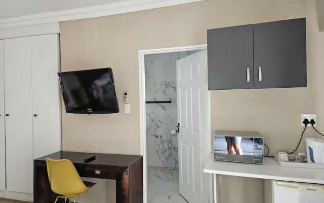 Four Seasons Lehae Guest House