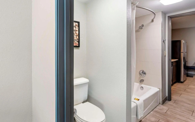 Best Western Plus Bourbonnais Hotel & Suites