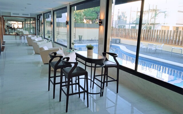 Hotel 153