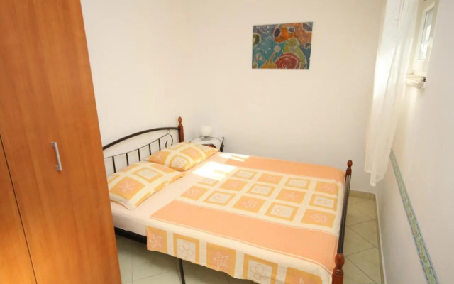 Studio Umag 7126a
