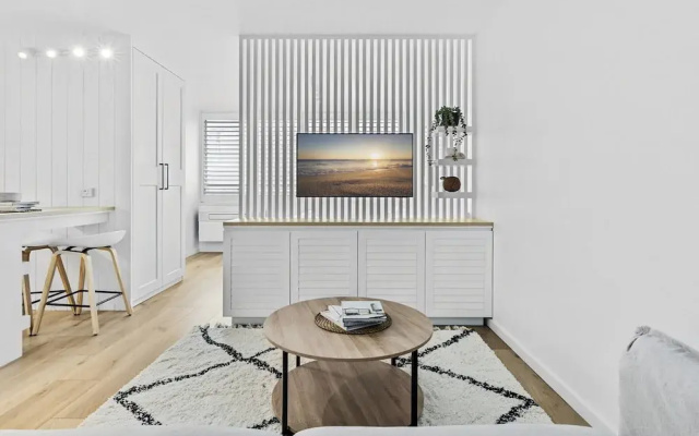 Studio3: Chic Bondi Abode With Pool & A/C