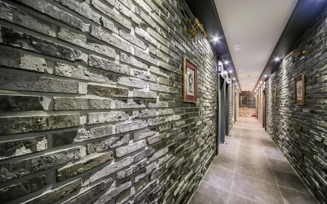 Brown Dot Hotel Jinhae