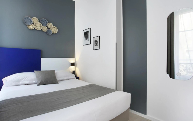 The Alcove Hotel