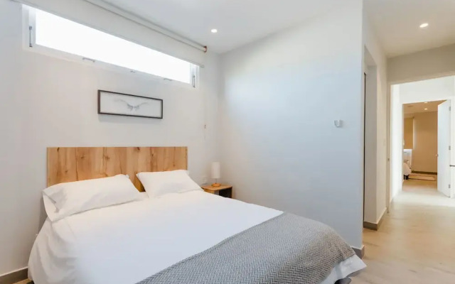 w Radiant 2BR w Terrace in Panama