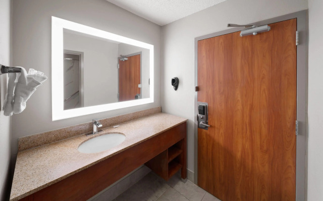 Days Inn by Wyndham Tulsa Central