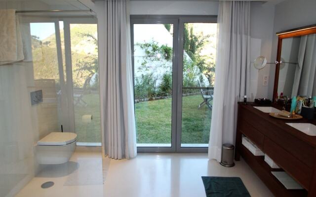 Waterfront Villa Las Golondrinas