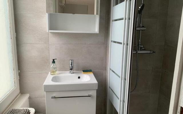 Appartement 4 personnes, 1 chambre, terrasse, Wifi, proche du centre