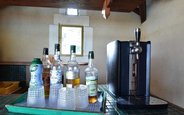 Lavish Villa on an Exclusive Estate in Liorac-sur-louyre With Pool