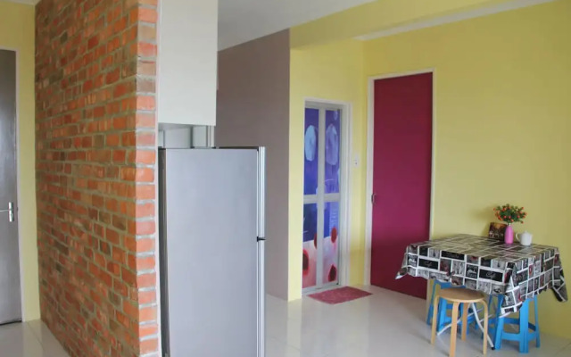 3BdR&2Bth condo Middle of Penang