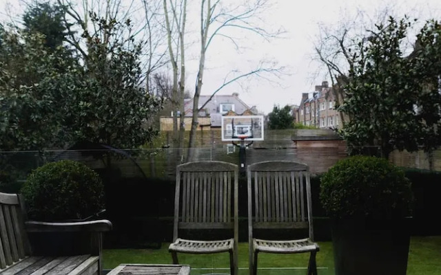 Priory Road by Onefinestay