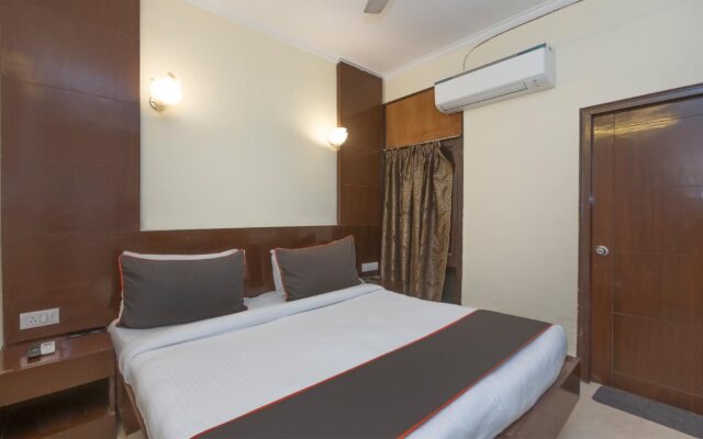 OYO Flagship 16365 Delight Inn Chattarpur