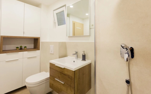 Rooms & apartments Karlo
