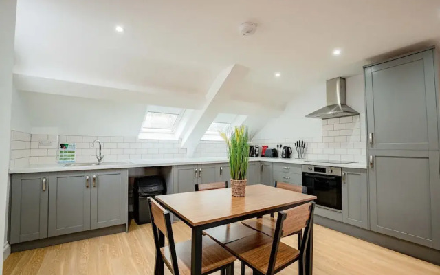 Host Stay Foley Abode