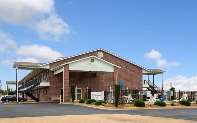 Econo Lodge Inn & Suites Searcy